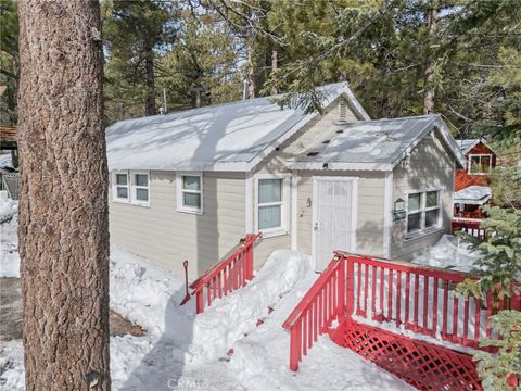 Photo of 33424 Holcomb Creek Drive, Green Valley Lake, CA 92341 (MLS # DW26036669)