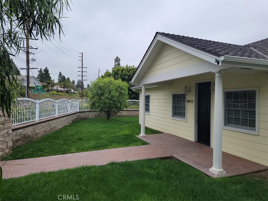 18972 santiago Boulevard