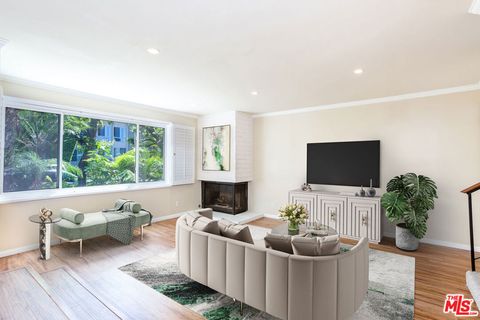 Photo of 910 19th Street #11, Santa Monica, CA 90403 (MLS # 26829563)