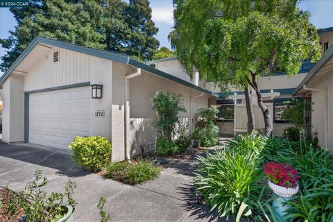 Photo of 1892 London Dr, Benicia, CA 94510 (MLS # 41134090)