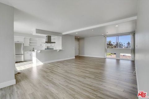 Photo of 842 11th St St #8A, Santa Monica, CA 90403 (MLS # 26827315)