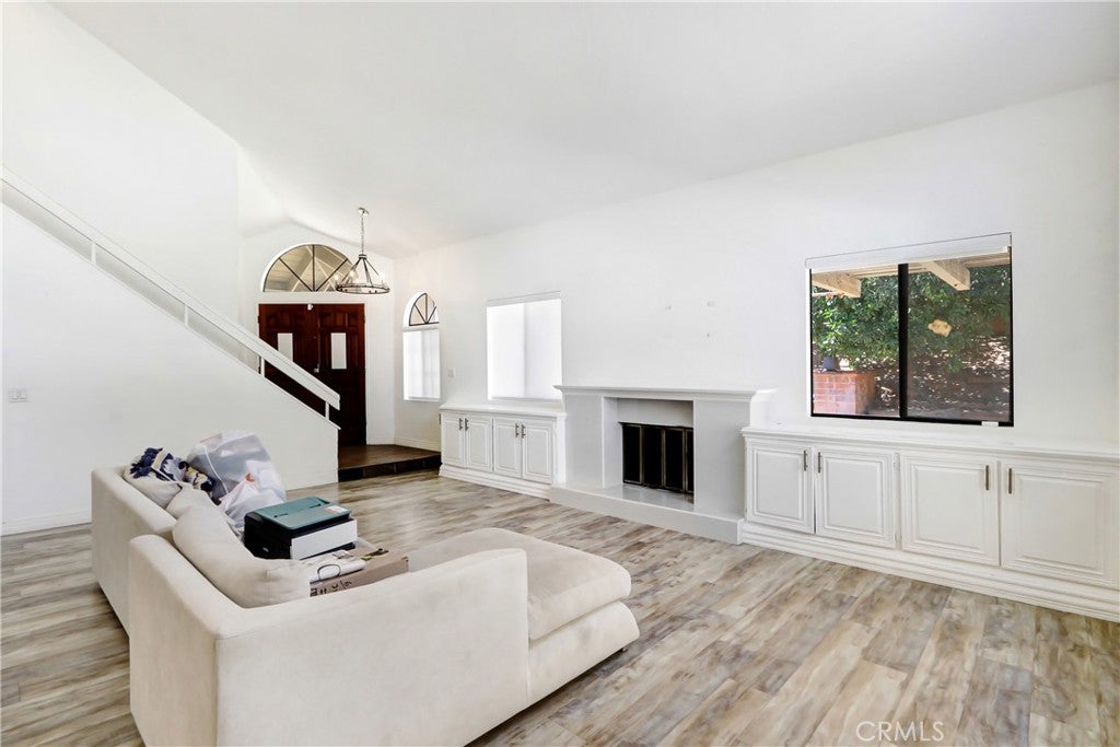 2161 Falcon Crest