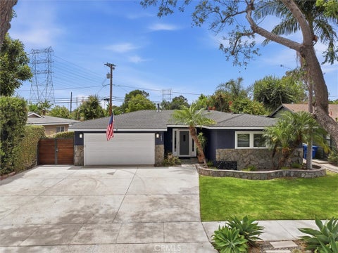 Photo of 1842 Stevely Avenue, Long Beach, CA 90815 (MLS # PW26142886)