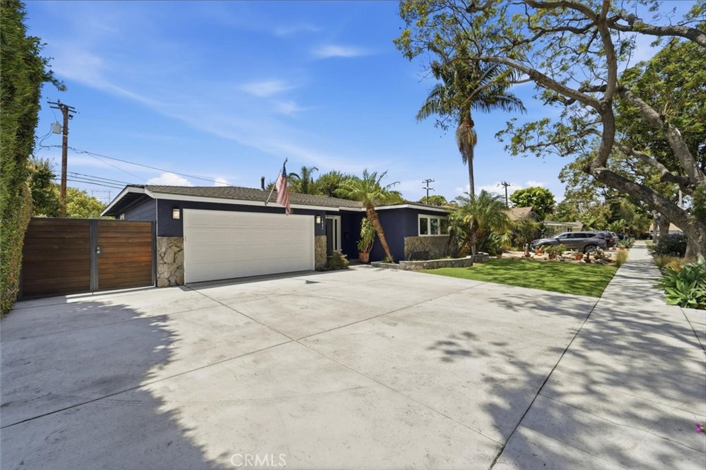 1842 Stevely Avenue