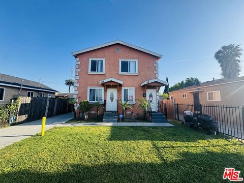 Photo of 136 W 97th Street, Los Angeles, CA 90003 (MLS # 26685509)