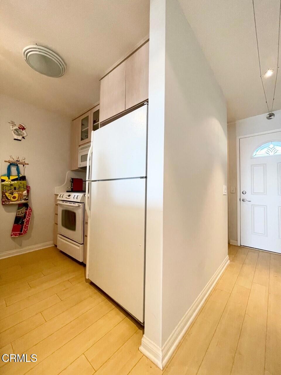 277 E Surfside Drive