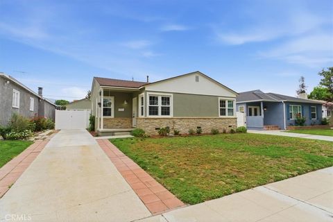 Photo of 232 S Mariposa ST, Burbank, CA 91506 (MLS # SR26104193)