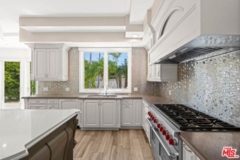 Photo of 112 N Elm Drive, Beverly Hills, CA 90210 (MLS # 26996843)