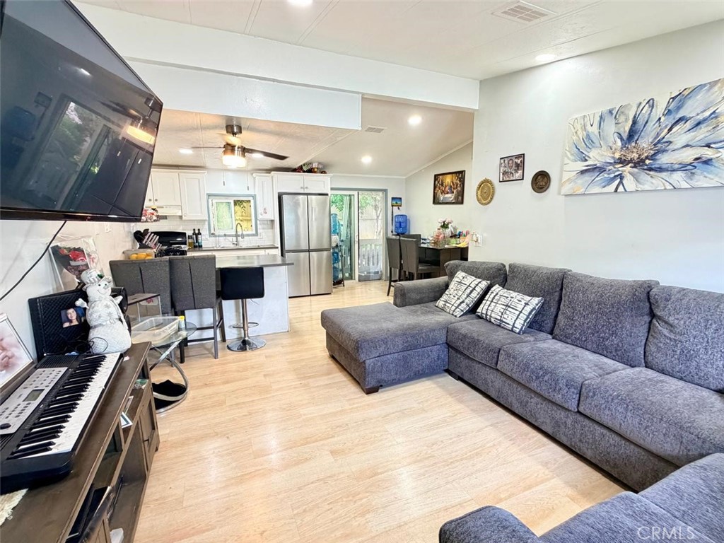 5700 Carbon Canyon 83