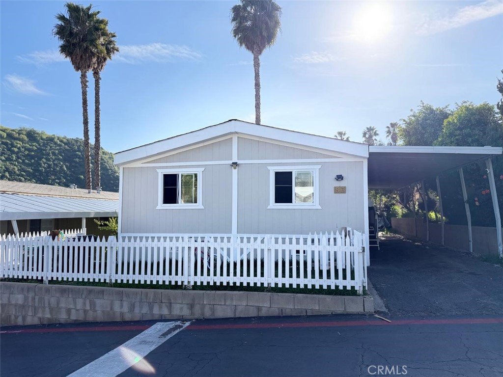 5700 Carbon Canyon 83