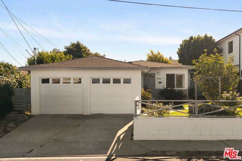 Photo of 1406 17th Street, Manhattan Beach, CA 90266 (MLS # 25628451)