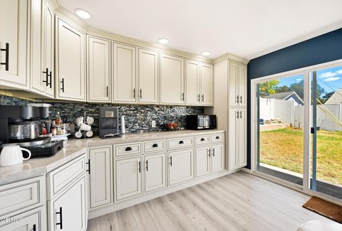 Tiny photo for 1820 Temple Avenue, Camarillo, CA 93010 (MLS # V1-32300)