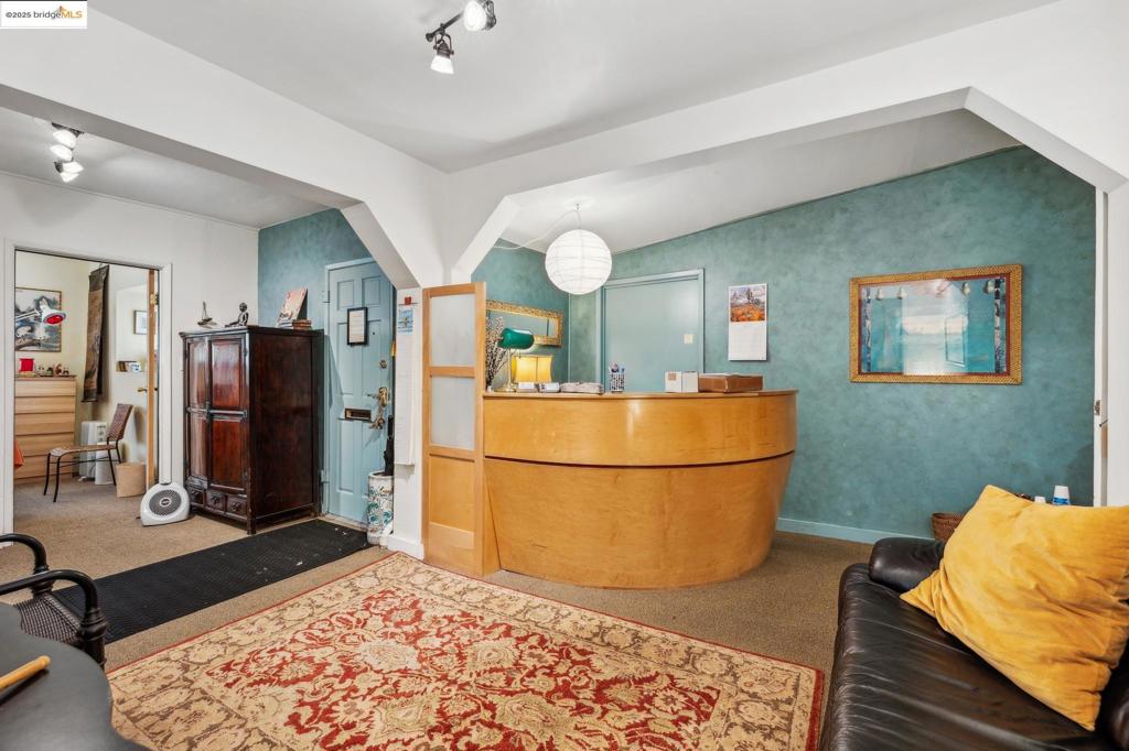 CENTRAL BERKELEY - Residential Income