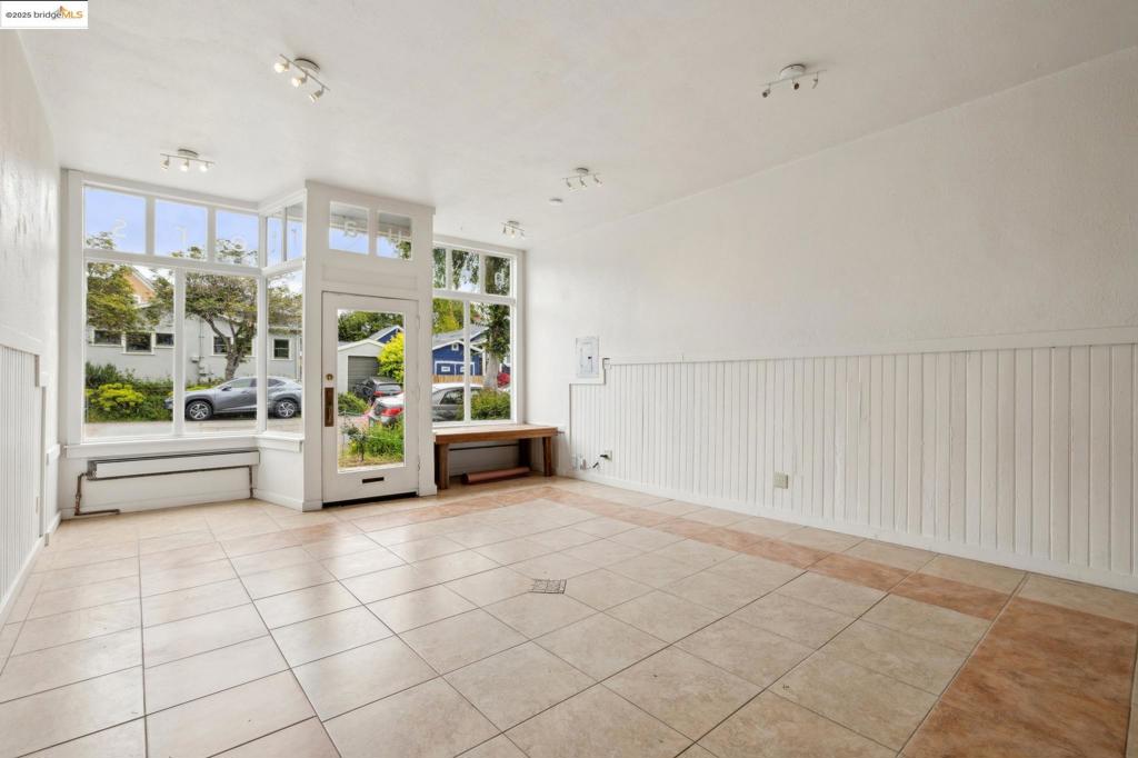 CENTRAL BERKELEY - Residential Income