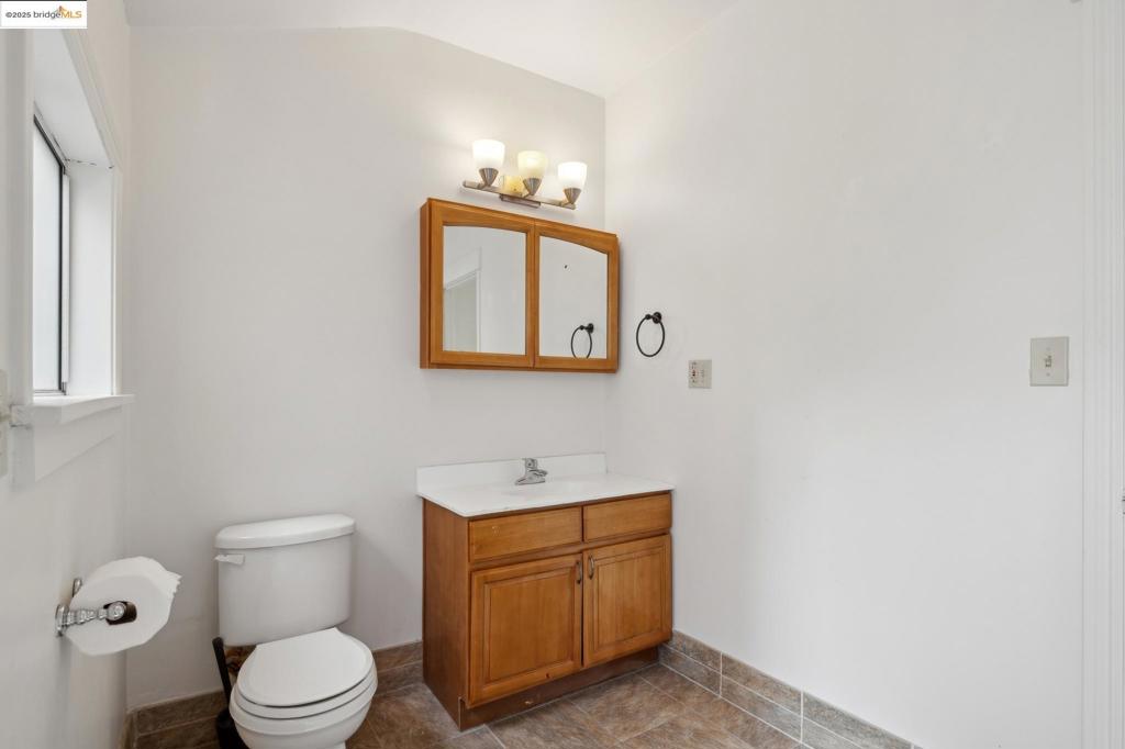CENTRAL BERKELEY - Residential Income