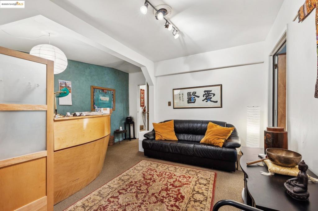 CENTRAL BERKELEY - Residential Income