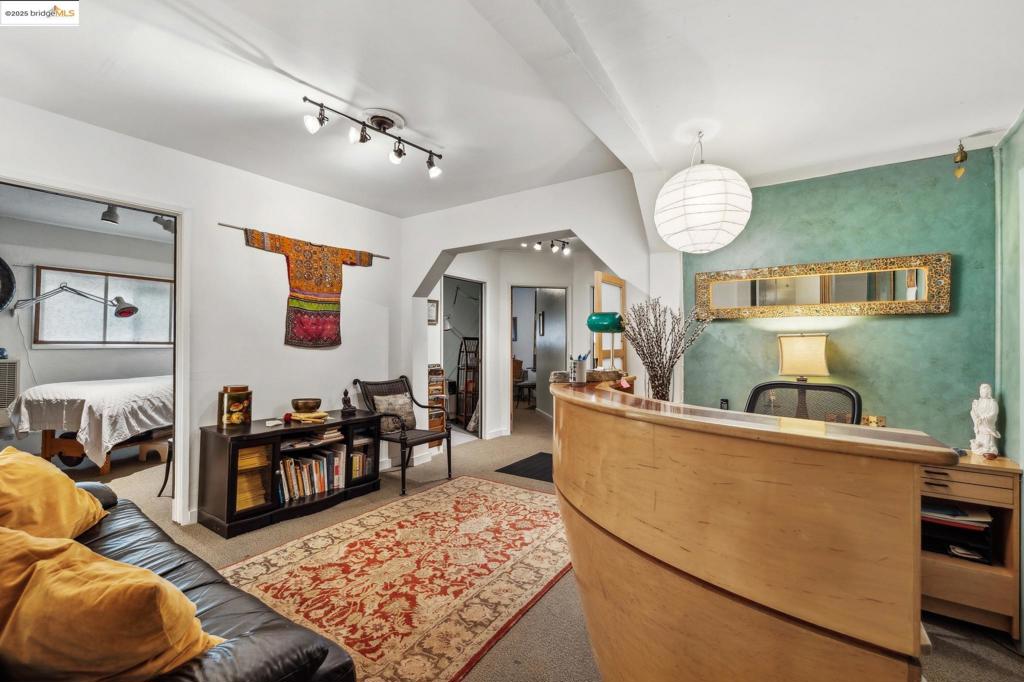 CENTRAL BERKELEY - Residential Income