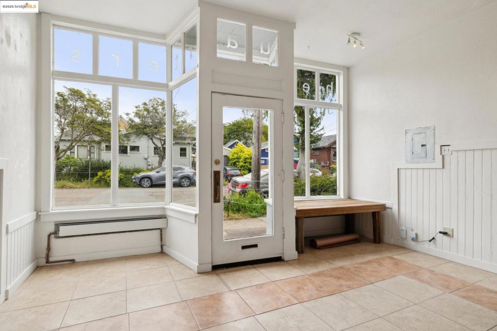 CENTRAL BERKELEY - Residential Income