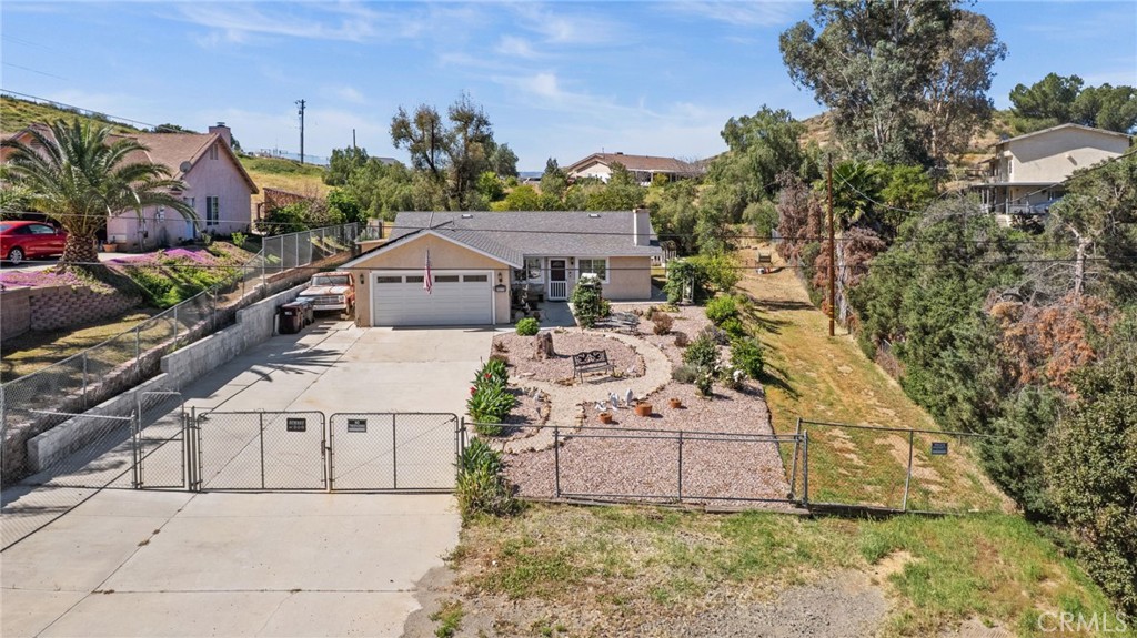 29225 Avenida De Las Flores