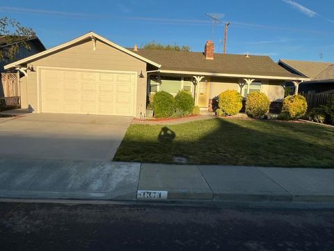 Photo of 1374 Maryann Drive, Santa Clara, CA 95050 (MLS # ML82040168)