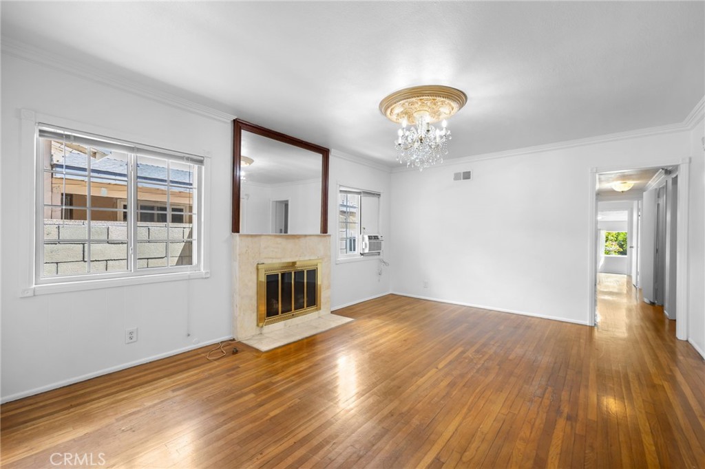 412 E Camile