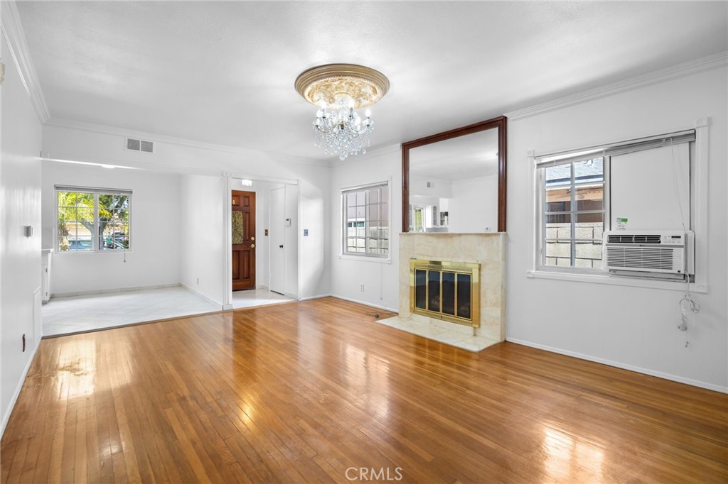 412 E Camile