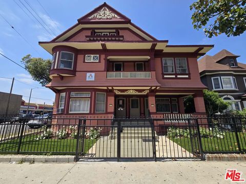 Photo of 2119 S Union Avenue, Los Angeles, CA 90007 (MLS # 25546793)