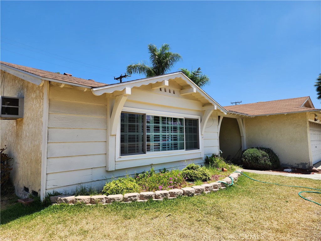 This charming 3-bedroom, 2-bath home is a rare find—offered at an amazing low price that won’t last long! Nestled in a highly sought-after neighborhood, this property boasts classic character with endless potential to make it truly your own. From the moment you arrive, you’ll be greeted by inviting curb appeal and a warm, welcoming atmosphere. Inside, you’ll find a spacious, light-filled layout perfect for both relaxing and entertaining.
With good bones and plenty of personality, this home is ready for your creative touch to make it shine. The generous backyard offers space for gardening, gatherings, or even a future pool—ideal for enjoying Anaheim’s sunny days. Conveniently located near parks, top-rated schools, shopping, dining, and just a short drive to Disneyland, this home blends comfort, charm, and opportunity in one unbeatable package.
Don’t miss your chance to own this gem in a fantastic neighborhood—schedule your showing today before it’s gone!