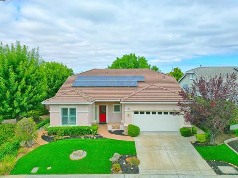 Photo of 625 Pomona Dr Dr, Brentwood, CA 94513 (MLS # 41111373) Photo of 625 Pomona Dr Dr, Brentwood, CA 94513 (MLS # 41111373)