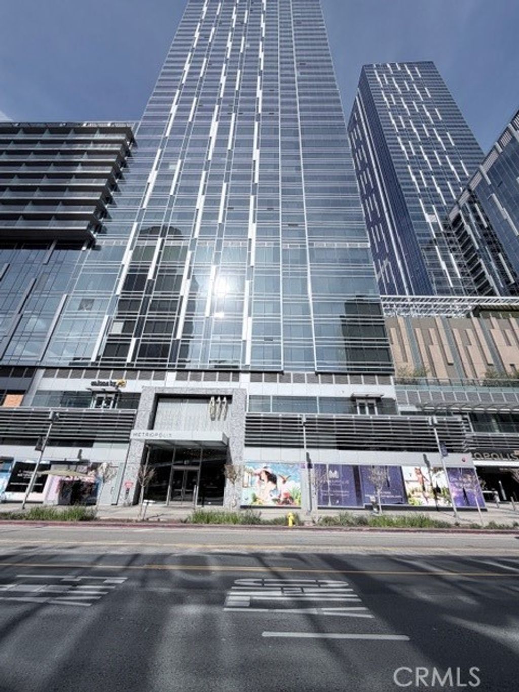 Photo of 877 Francisco Street #1921, Los Angeles, CA 90017 (MLS # SR26041566)