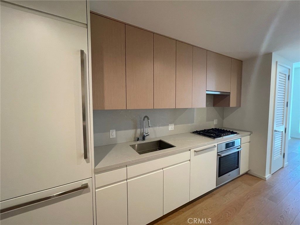 Photo of 877 Francisco Street #1921, Los Angeles, CA 90017 (MLS # SR26041566)