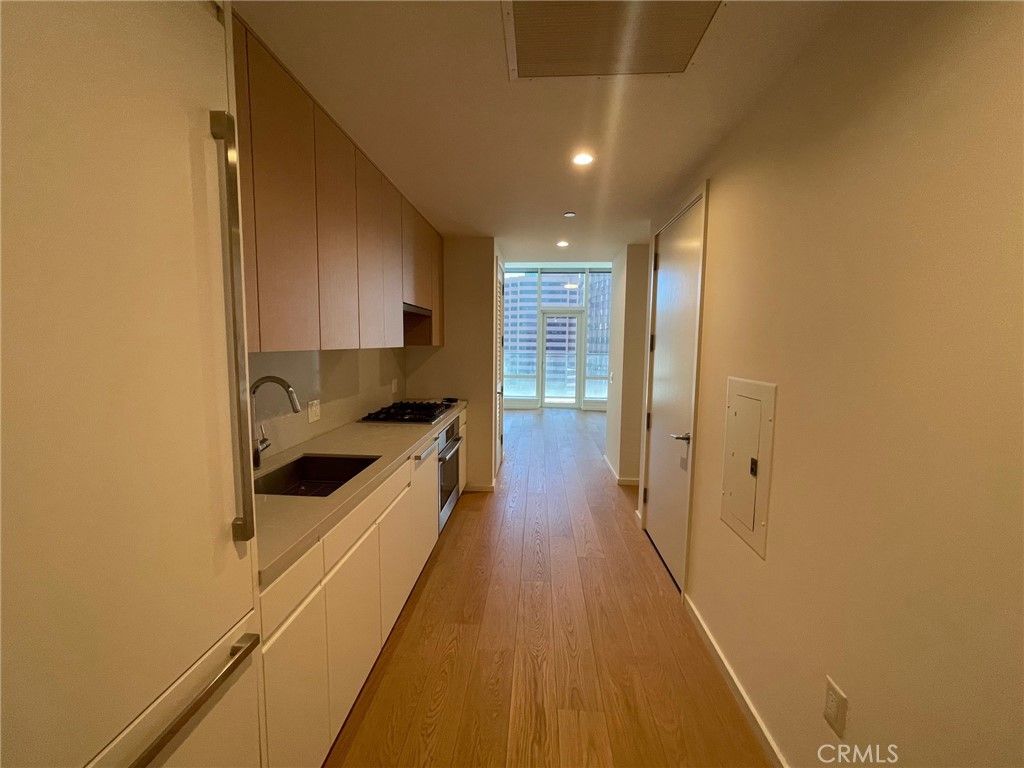 Photo of 877 Francisco Street #1921, Los Angeles, CA 90017 (MLS # SR26041566)