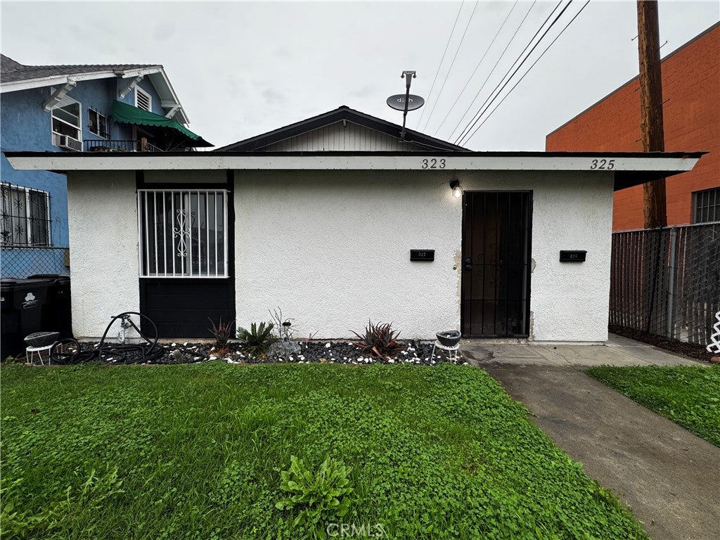 323 W 47th Place, Los Angeles CA 90037