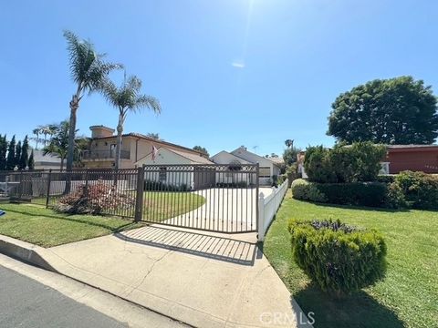 Photo of 14722 Addison St, Sherman Oaks, CA 91403 (MLS # SR26077747)