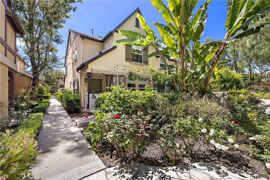 90 Three Vines Court