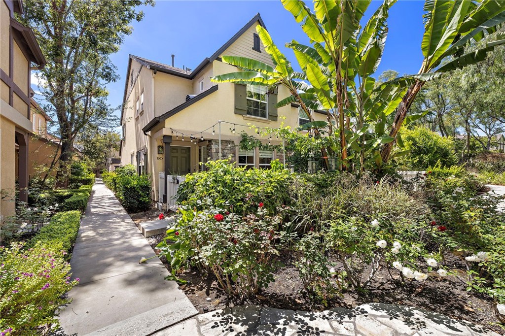 90 Three Vines Court