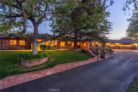 Photo of 6125 El Pomar Dr, Templeton, CA 93465 (MLS # NS26061296)