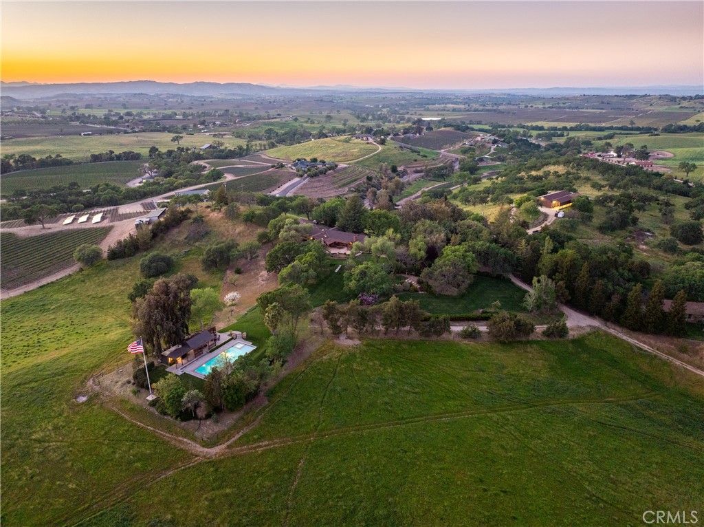 Photo of 6125 El Pomar Dr, Templeton, CA 93465 (MLS # NS26061296)