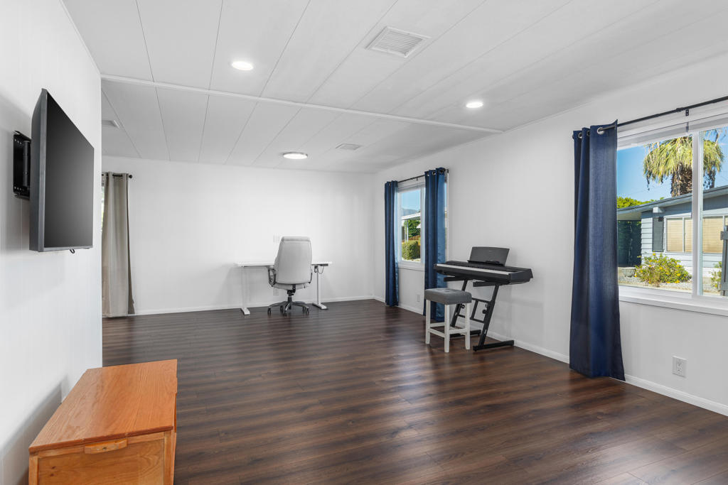 Palm Springs View Es - Manufactured In Park