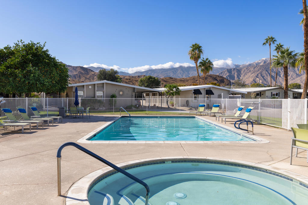 Palm Springs View Es - Manufactured In Park