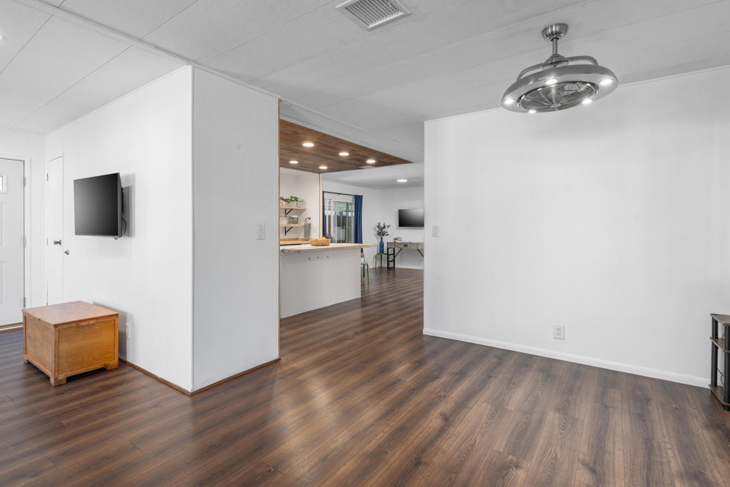 Palm Springs View Es - Manufactured In Park