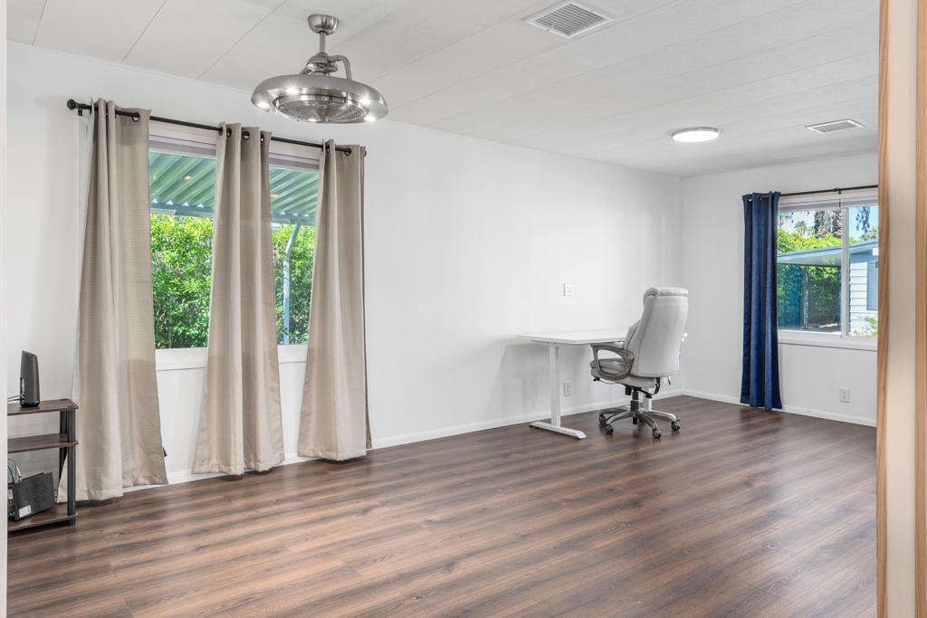 Palm Springs View Es - Manufactured In Park