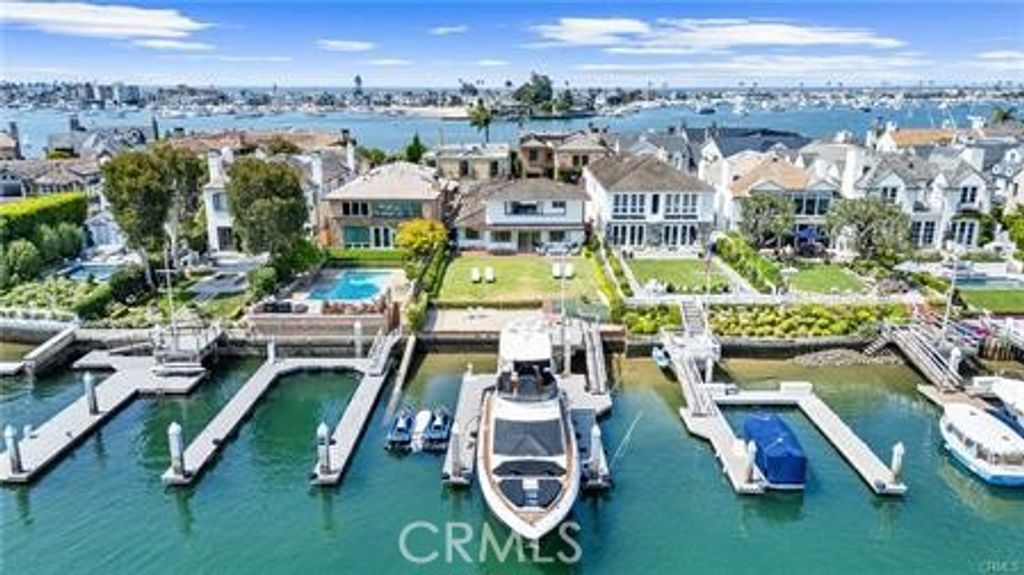Photo of 11 Harbor Island, Newport Beach, CA 92660 (MLS # OC25241597)