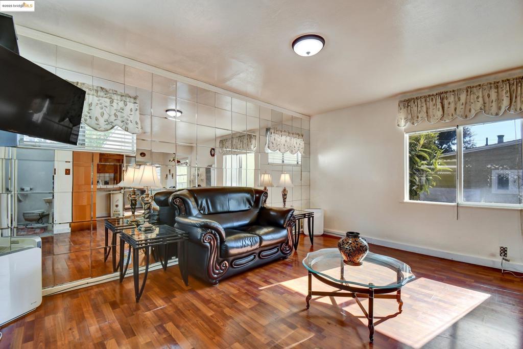 EL CERRITO - Residential