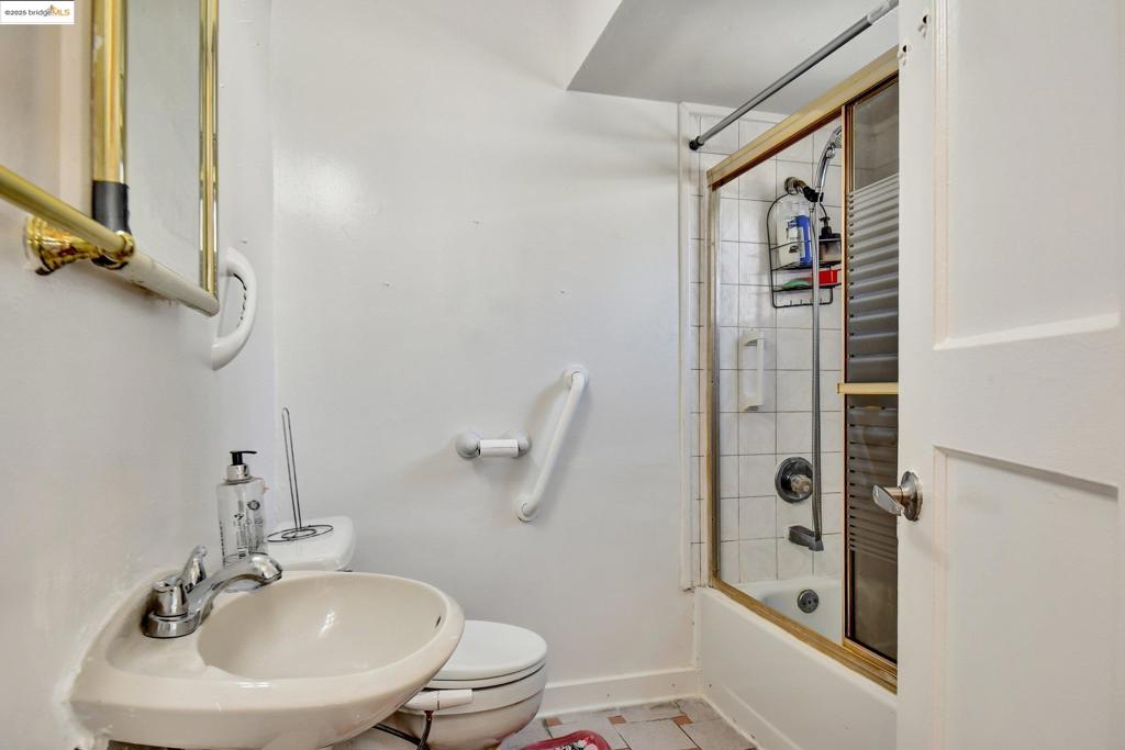 EL CERRITO - Residential