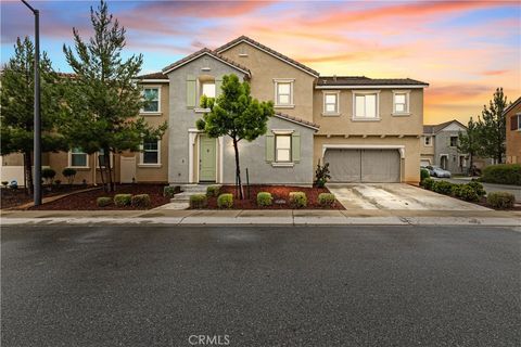 Photo of 921 Bluebell Way, Beaumont, CA 92223 (MLS # IV26082966)