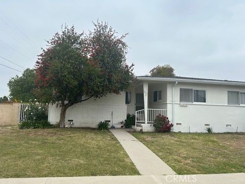 6318 Melvin Avenue Tarzana CA 91335