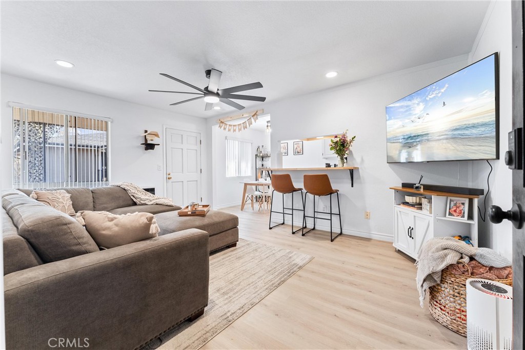 660 S Glassell Street 14