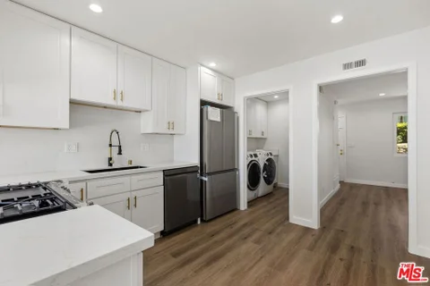 MLS: 26987685
