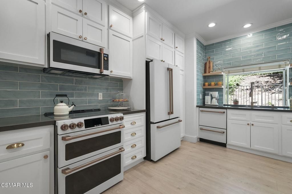 Photo of 5473 Spanish Oak Lane #G, Oak Park, CA 91377 (MLS # 226001229)